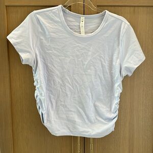 Lululemon exercise top with rouge sides ￼